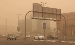 സൗദി അറേബ്യയുടെ തലസ്ഥാനമായ റിയാദിനെ ചൊവ്വാഴ്ച മണല്‍ക്കാറ്റ് വിഴുങ്ങി