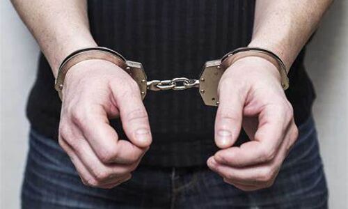 കൊച്ചിയില് എംഡിഎംഎയുമായി അധ്യാപകര് പിടിയില് കൊച്ചിയില് എംഡിഎംഎയുമായി അധ്യാപകര് പിടിയില്