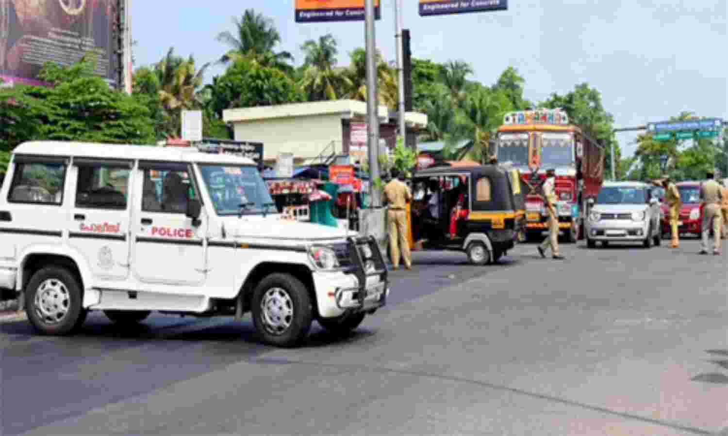 എല്എല്ബി പരീക്ഷയില് കോപ്പിയടിച്ച സിഐയെ സസ്പെന്ഡ് ചെയ്തു എല്എല്ബി പരീക്ഷയില് കോപ്പിയടിച്ച സിഐയെ സസ്പെന്ഡ് ചെയ്തു