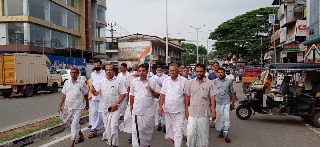 കെ സുധാകരനെതിരെ കേസ്: താനൂരില്‍ കോണ്‍ഗ്രസ് കമ്മിറ്റി പ്രതിഷേധിച്ചു