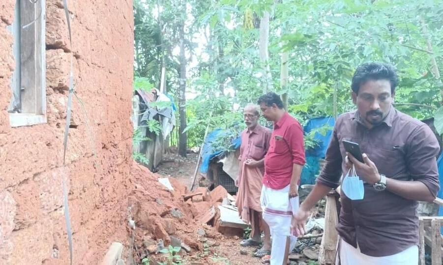 മഴയില്‍ തകര്‍ന്ന ഗണേശന്റെ വീട് എംഎല്‍എ സന്ദര്‍ശിച്ച