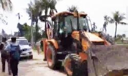 เด
เดธเดฎเดฟเดฒเต เดเดธเตเดฑเตเดฑเดกเดฟ เดฎเดฐเดฃเด: เดชเตเดฒเดฟเดธเต เดธเตโเดฑเตเดฑเตเดทเดจเตโ เดเดคเตเดคเดฟเดเตเดเดตเดฐเตเดเต เดตเตเดเตเดเดณเตโ เดเดฟเดฒเตเดฒเดพ เดญเดฐเดฃเดเตเดเด เดคเดเดฐเตโเดคเตเดคเต เด
เดธเดฎเดฟเดฒเต เดเดธเตเดฑเตเดฑเดกเดฟ เดฎเดฐเดฃเด: เดชเตเดฒเดฟเดธเต เดธเตโเดฑเตเดฑเตเดทเดจเตโ เดเดคเตเดคเดฟเดเตเดเดตเดฐเตเดเต เดตเตเดเตเดเดณเตโ เดเดฟเดฒเตเดฒเดพ เดญเดฐเดฃเดเตเดเด เดคเดเดฐเตโเดคเตเดคเต