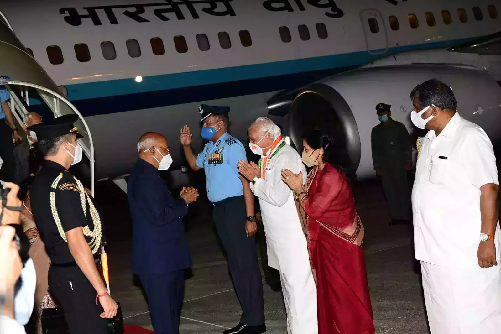 ദ്വിദിന സന്ദര്ശനത്തിനായി രാഷ്ട്രപതി കേരളത്തില് ദ്വിദിന സന്ദര്ശനത്തിനായി രാഷ്ട്രപതി കേരളത്തില്