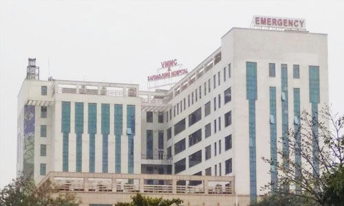 ഡല്ഹി സഫ്ദര്ജുങ് ആശുപത്രിയില് തീപിടിത്തം ഡല്ഹി സഫ്ദര്ജുങ് ആശുപത്രിയില് തീപിടിത്തം