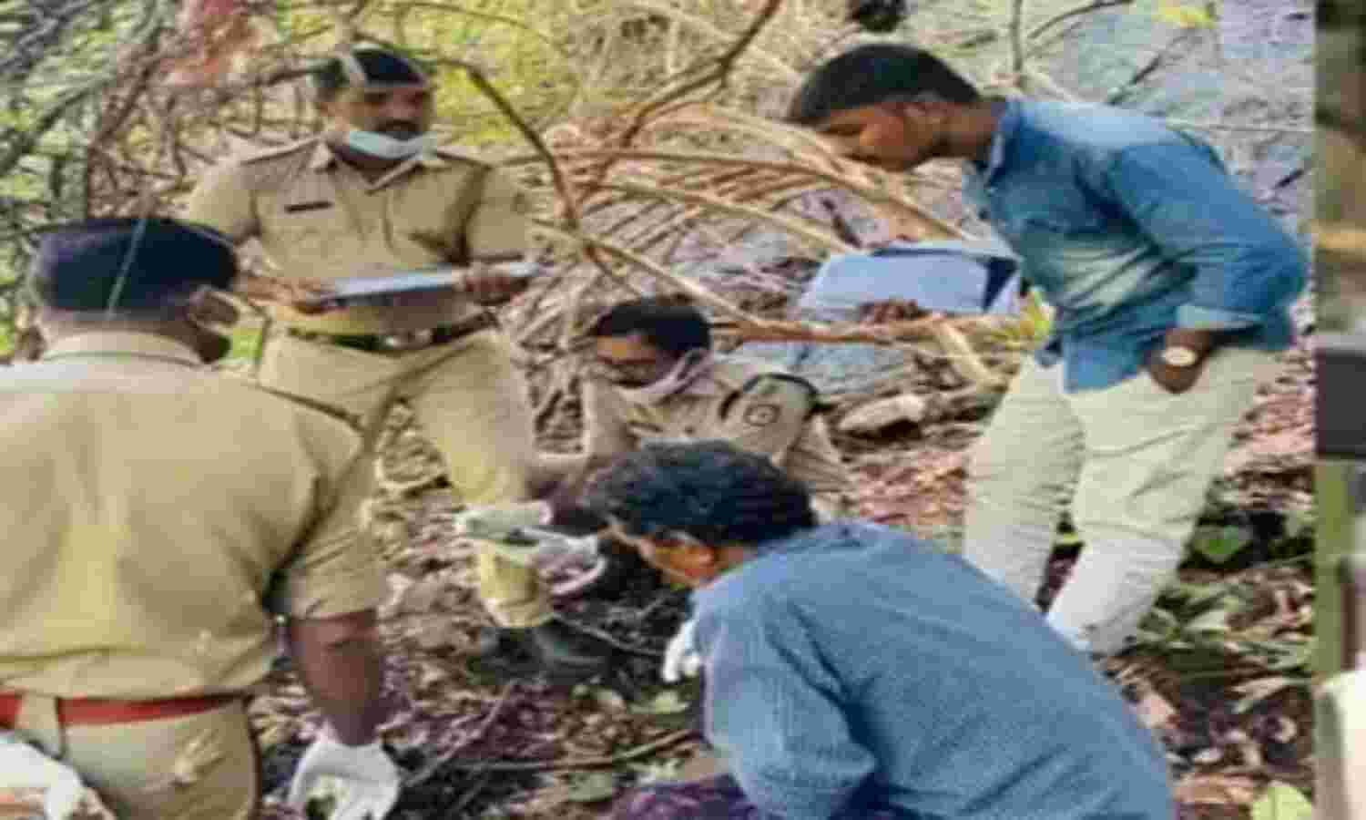 തിരുവമ്പാടി എസ്റ്റേറ്റില് നിന്ന് മാസങ്ങള് പഴക്കമുള്ള മൃതദേഹാവശിഷ്ടം കണ്ടെത്തി തിരുവമ്പാടി എസ്റ്റേറ്റില് നിന്ന് മാസങ്ങള് പഴക്കമുള്ള മൃതദേഹാവശിഷ്ടം കണ്ടെത്തി