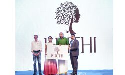 റിയോയ്ക്ക് പിന്നാലെ കൃതി; മറ്റൊരു വസ്ത്ര ബ്രാന്ഡ് കൂടി പുറത്തിറക്കി ലുലു ഗ്രൂപ്പ് റിയോയ്ക്ക് പിന്നാലെ കൃതി; മറ്റൊരു വസ്ത്ര ബ്രാന്ഡ് കൂടി പുറത്തിറക്കി ലുലു ഗ്രൂപ്പ്