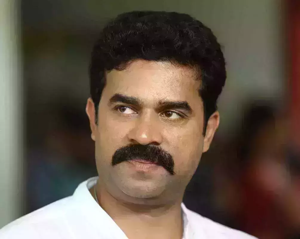 യുവ നടിയെ പീഡിപ്പിച്ചെന്ന കേസ്; വിജയ് ബാബുവിന്റെ ജാമ്യാപേക്ഷ ഇന്ന് ഹൈക്കോടതിയില് യുവ നടിയെ പീഡിപ്പിച്ചെന്ന കേസ്; വിജയ് ബാബുവിന്റെ ജാമ്യാപേക്ഷ ഇന്ന് ഹൈക്കോടതിയില്