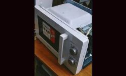 കരിപ്പൂരില്‍ വന്‍ സ്വര്‍ണവേട്ട: മൈക്രോ ഓവനിലും, ക്യാപ്‌സൂളുകളാക്കിയും കടത്തിയ സ്വര്‍ണം പിടികൂടി