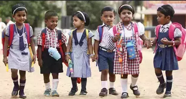 സംസ്ഥാനത്ത് സ്കൂളുകള് ഇന്ന് തുറക്കും സംസ്ഥാനത്ത് സ്കൂളുകള് ഇന്ന് തുറക്കും