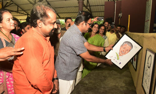 കാര്ട്ടൂണിസ്റ്റ് ബാദുഷ അനുസ്മരണവും രാജ്യാന്തര കാരിക്കേച്ചര് പ്രദര്ശനവും നടന്നു കാര്ട്ടൂണിസ്റ്റ് ബാദുഷ അനുസ്മരണവും രാജ്യാന്തര കാരിക്കേച്ചര് പ്രദര്ശനവും നടന്നു