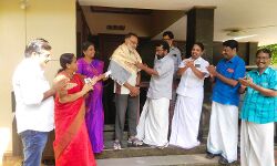 മനസോടിത്തിരി മണ്ണ് നല്‍കി മുഹമ്മദ് മുസ്തഫ; 20 സെന്റ് ഭൂമി പഞ്ചായത്തിലെ ഭൂരഹിതര്‍ക്ക്