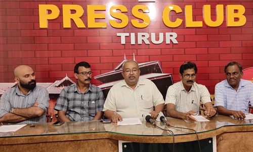 ഫുട്ബോളര് മുഹമ്മദ് റിഷാദിനെ ജന്മനാട് ആദരിക്കുന്നു ഫുട്ബോളര് മുഹമ്മദ് റിഷാദിനെ ജന്മനാട് ആദരിക്കുന്നു