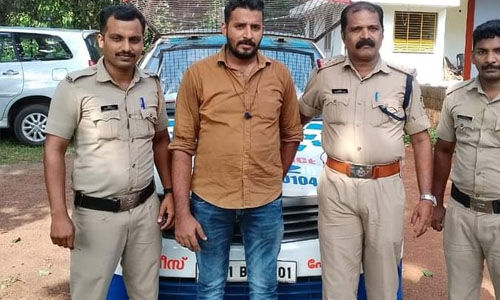 ഹൈവേ പോലിസ്സിന്റെ അവസരോചിത ഇടപെടല്: കസ്റ്റഡിയില് നിന്നും രക്ഷപ്പെട്ട പ്രതി പിടിയില് ഹൈവേ പോലിസ്സിന്റെ അവസരോചിത ഇടപെടല്: കസ്റ്റഡിയില് നിന്നും രക്ഷപ്പെട്ട പ്രതി പിടിയില്