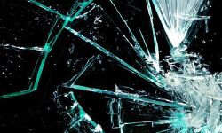 കുഴിക്കാട്ടുശ്ശേരിയില് ചില്ലില് തീര്ത്ത മാലാഖയുടെ രൂപം പൊട്ടിയ നിലയില് കുഴിക്കാട്ടുശ്ശേരിയില് ചില്ലില് തീര്ത്ത മാലാഖയുടെ രൂപം പൊട്ടിയ നിലയില്