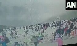 ചാര് ധാം തീര്ഥാടകരുമായി ഇറങ്ങുന്നതിനിടെ ഹെലികോപ്റ്ററിന്റെ നിയന്ത്രണം നഷ്ടപ്പെട്ടു ചാര് ധാം തീര്ഥാടകരുമായി ഇറങ്ങുന്നതിനിടെ ഹെലികോപ്റ്ററിന്റെ നിയന്ത്രണം നഷ്ടപ്പെട്ടു