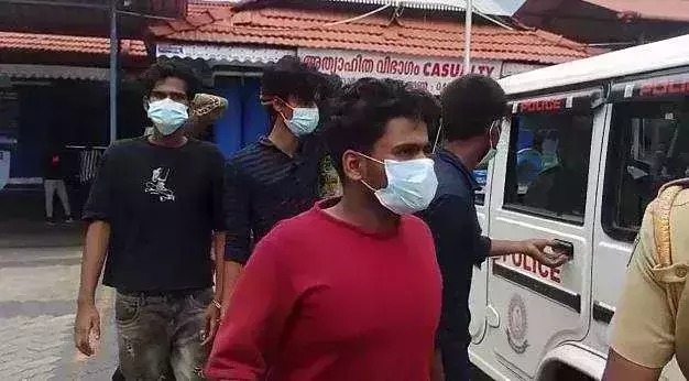 തൃശൂരില് ഒരു കോടിയിലധികം രൂപ വിലവരുന്ന ഹാഷിഷ് ഓയിലുമായി ആറു പേര് പിടിയില് തൃശൂരില് ഒരു കോടിയിലധികം രൂപ വിലവരുന്ന ഹാഷിഷ് ഓയിലുമായി ആറു പേര് പിടിയില്