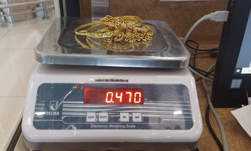 കണ്ണൂര് വിമാനത്താവളത്തില് നിന്ന് 25 ലക്ഷത്തിന്റെ സ്വര്ണവുമായി യുവതി പിടിയില് കണ്ണൂര് വിമാനത്താവളത്തില് നിന്ന് 25 ലക്ഷത്തിന്റെ സ്വര്ണവുമായി യുവതി പിടിയില്