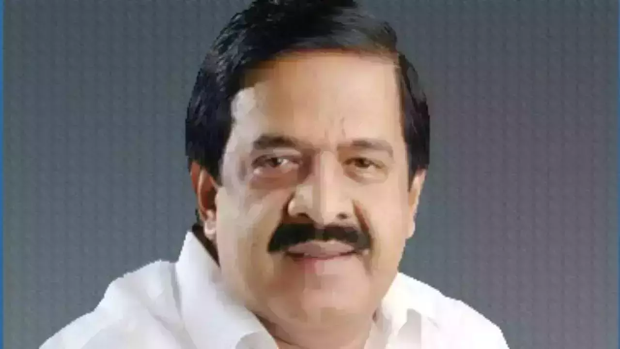 ബിരിയാണി പാത്രം കൊണ്ട് മൂടിവെച്ചാലും സത്യം പുറത്തുവരും: രമേശ് ചെന്നിത്തല ബിരിയാണി പാത്രം കൊണ്ട് മൂടിവെച്ചാലും സത്യം പുറത്തുവരും: രമേശ് ചെന്നിത്തല