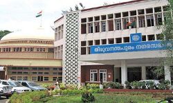 കൈക്കൂലി വാങ്ങുന്നതിനിടെ ഹെൽത്ത് ഇൻസ്പെക്ടർ വിജിലന്സ് പിടിയിൽ കൈക്കൂലി വാങ്ങുന്നതിനിടെ ഹെൽത്ത് ഇൻസ്പെക്ടർ വിജിലന്സ് പിടിയിൽ