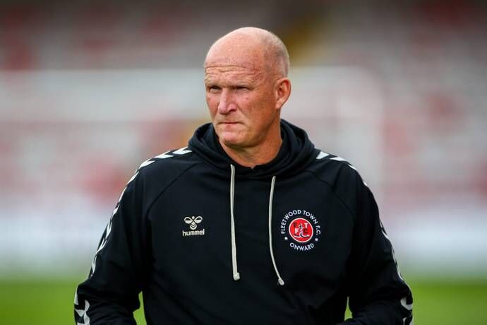 ബെംഗളൂരു എഫ്‌സിയെ സിമോണ്‍ ഗ്രേസണ്‍ പരിശീലിപ്പിക്കും