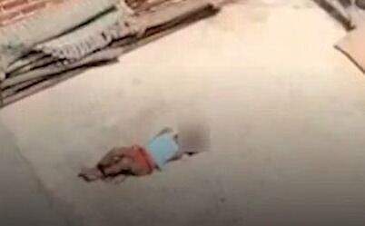 ഹോം വര്ക്ക് ചെയ്തില്ല, കൊടും ചൂടില് എട്ടു വയസ്സുകാരിയെ ടെറസില് കൈയും കാലും കെട്ടിയിട്ടു; അമ്മയുടെ ക്രൂരത ഹോം വര്ക്ക് ചെയ്തില്ല, കൊടും ചൂടില് എട്ടു വയസ്സുകാരിയെ ടെറസില് കൈയും കാലും കെട്ടിയിട്ടു; അമ്മയുടെ ക്രൂരത