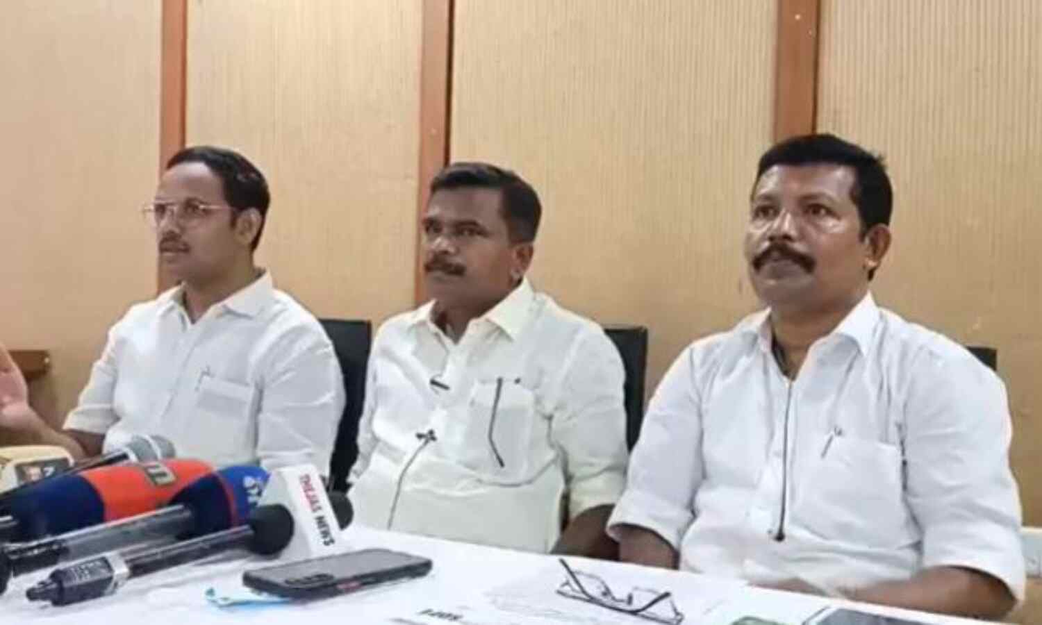ഇടതു സര്ക്കാരിന്റെ വിവേചനത്തിനും പക്ഷപാതിത്വത്തിനുമെതിരേ സംസ്ഥാനത്ത് 1000 ജനസദസ്സുകള് സംഘടിപ്പിക്കും: എസ്ഡിപിഐ ഇടതു സര്ക്കാരിന്റെ വിവേചനത്തിനും പക്ഷപാതിത്വത്തിനുമെതിരേ സംസ്ഥാനത്ത് 1000 ജനസദസ്സുകള് സംഘടിപ്പിക്കും: എസ്ഡിപിഐ