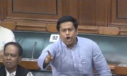 ഹൗറ സന്ദര്ശിക്കാന് ശ്രമം; കൊല്ക്കത്തയില് ബിജെപി മേധാവിയെ അറസ്റ്റ് ചെയ്തു ഹൗറ സന്ദര്ശിക്കാന് ശ്രമം; കൊല്ക്കത്തയില് ബിജെപി മേധാവിയെ അറസ്റ്റ് ചെയ്തു