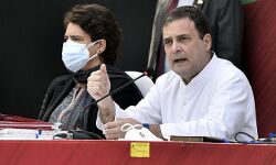 പ്രതിഷേധമാര്‍ച്ചിനൊടുവില്‍ രാഹുല്‍ ഗാന്ധി ഇഡി ഓഫിസില്‍; പിന്തുണയുമായി പ്രിയങ്കയും കോണ്‍ഗ്രസ് പ്രവര്‍ത്തകരും