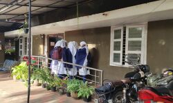 เดฌเดธเดฟเดฒเตโ เดเดฏเดฑเตเดฑเตเดจเตเดจเดฟเดฒเตเดฒเตเดจเตเดจ เดชเดฐเดพเดคเดฟเดฏเตเดฎเดพเดฏเดฟ เดตเดฟเดฆเตเดฏเดพเดฐเตโเดคเตเดฅเดฟเดจเดฟเดเดณเตโ เดฌเดธเดฟเดฒเตโ เดเดฏเดฑเตเดฑเตเดจเตเดจเดฟเดฒเตเดฒเตเดจเตเดจ เดชเดฐเดพเดคเดฟเดฏเตเดฎเดพเดฏเดฟ เดตเดฟเดฆเตเดฏเดพเดฐเตโเดคเตเดฅเดฟเดจเดฟเดเดณเตโ