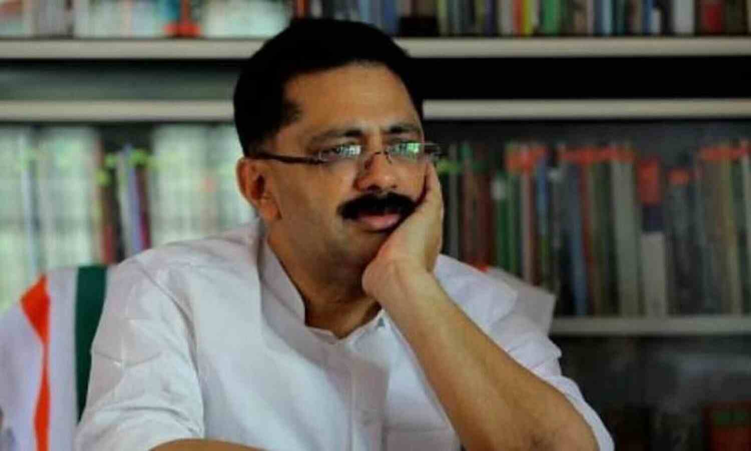 മാധവ വാര്യരായത് നന്നായി, വല്ല കുഞ്ഞിപ്പോക്കറിന്റെ പേര് പറഞ്ഞിരുന്നെങ്കില് കെണിഞ്ഞേനെ; സ്വപ്നയുടെ സത്യവാങ്മൂലത്തില് പ്രതികരണവുമായി കെ ടി ജലീല് മാധവ വാര്യരായത് നന്നായി, വല്ല കുഞ്ഞിപ്പോക്കറിന്റെ പേര് പറഞ്ഞിരുന്നെങ്കില് കെണിഞ്ഞേനെ; സ്വപ്നയുടെ സത്യവാങ്മൂലത്തില് പ്രതികരണവുമായി കെ ടി ജലീല്