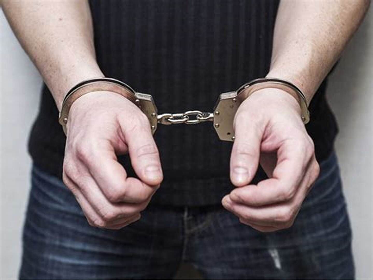 യൂനിഫോമിന് അളവെടുക്കുന്നതിനിടെ പെണ്‍കുട്ടികളോട് മോശമായി പെരുമാറി; തയ്യല്‍ക്കാരന്‍ അറസ്റ്റില്‍