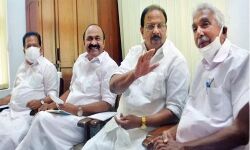 സമരവും സഹകരണവും ഒരുമിച്ച് വേണ്ട; ലോക കേരള സഭയില് യുഡിഎഫ് നേതാക്കള് പങ്കെടുക്കില്ല സമരവും സഹകരണവും ഒരുമിച്ച് വേണ്ട; ലോക കേരള സഭയില് യുഡിഎഫ് നേതാക്കള് പങ്കെടുക്കില്ല