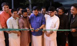 മള്ട്ടി ക്യുസിന് റെസ്റ്റോറന്റ് ഗ്രാന്ഡ് എന്ട്രി തുറന്നു മള്ട്ടി ക്യുസിന് റെസ്റ്റോറന്റ് ഗ്രാന്ഡ് എന്ട്രി തുറന്നു