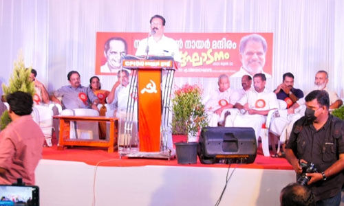 പാര്ട്ടി ഫണ്ട് വിവാദം: സിപിഎം പാര്ട്ടി ഓഫിസ് ഉദ്ഘാടനവേദിയില്നിന്ന് വിട്ടുനിന്ന് മുന് ഏരിയാസെക്രട്ടറി പാര്ട്ടി ഫണ്ട് വിവാദം: സിപിഎം പാര്ട്ടി ഓഫിസ് ഉദ്ഘാടനവേദിയില്നിന്ന് വിട്ടുനിന്ന് മുന് ഏരിയാസെക്രട്ടറി