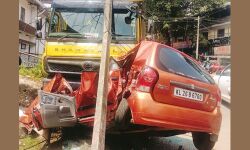 കടയ്ക്കലില് മാരുതി ആള്ട്ടോ കാറിലേക്ക് ലോറി ഇടിച്ചുകയറി; രണ്ട് പേര്ക്ക് പരിക്ക് കടയ്ക്കലില് മാരുതി ആള്ട്ടോ കാറിലേക്ക് ലോറി ഇടിച്ചുകയറി; രണ്ട് പേര്ക്ക് പരിക്ക്