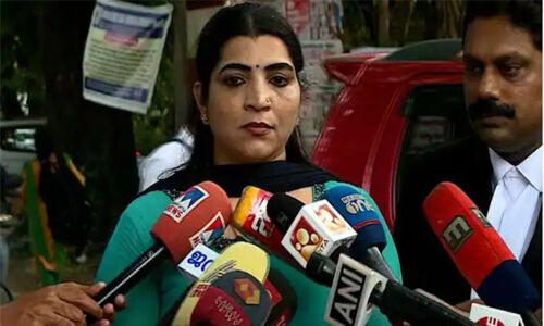 സ്വര്‍ണക്കടത്ത് വിവാദങ്ങള്‍ക്ക് പിന്നില്‍ അന്താരാഷ്ട്ര ശാഖകളുള്ള തിമിംഗലങ്ങള്‍: സരിത എസ് നായര്‍