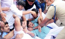 രാഹുല്‍ ഗാന്ധിയുടെ ഓഫിസ് തകര്‍ത്ത സംഭവം: കണ്ണൂരില്‍ യൂത്ത് കോണ്‍ഗ്രസ് പ്രവര്‍ത്തകര്‍ പ്രതിഷേധിച്ചു