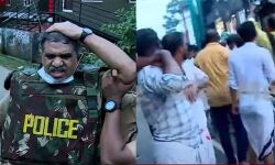 കോട്ടയത്ത് യുഡിഎഫ് കലക്ടറേറ്റ് മാര്ച്ചില് വന് സംഘര്ഷം; പോലിസിന് നേരേ കല്ലേറ്, ലാത്തി, ജലപീരങ്കി, ഡിവൈഎസ്പിക്ക് പരിക്ക് കോട്ടയത്ത് യുഡിഎഫ് കലക്ടറേറ്റ് മാര്ച്ചില് വന് സംഘര്ഷം; പോലിസിന് നേരേ കല്ലേറ്, ലാത്തി, ജലപീരങ്കി, ഡിവൈഎസ്പിക്ക് പരിക്ക്
