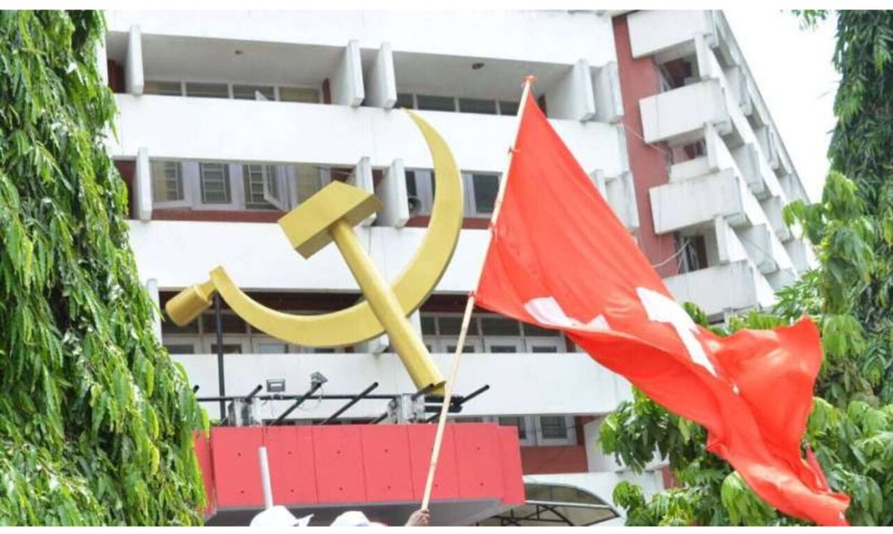 രാഹുൽ ഗാന്ധിയുടെ ഓഫിസ് ആക്രമണം: ജില്ലാ നേതൃത്വത്തിൻറെ പിടിപ്പുകേടെന്ന് സംസ്ഥാന സമിതിയിൽ വിമർശനം രാഹുൽ ഗാന്ധിയുടെ ഓഫിസ് ആക്രമണം: ജില്ലാ നേതൃത്വത്തിൻറെ പിടിപ്പുകേടെന്ന് സംസ്ഥാന സമിതിയിൽ വിമർശനം