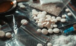 കുവൈത്തില്‍ ഒരു മാസത്തിനിടയില്‍ പിടികൂടിയത് 15 മില്ല്യണ്‍ ദിനാറിന്റെ മയക്കു മരുന്നുകള്‍