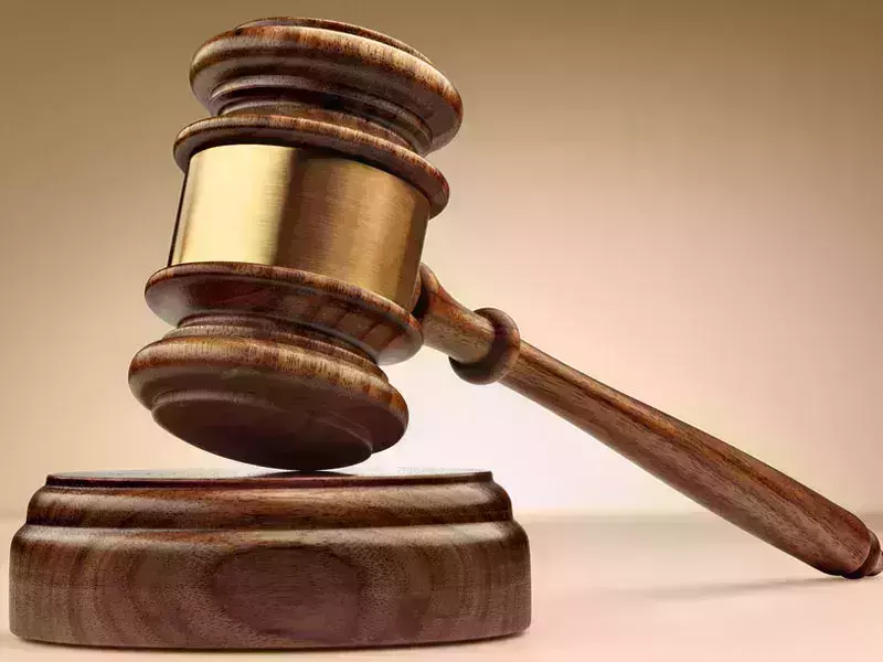 പ്രണയാഭ്യര്ത്ഥന നിരസിച്ചതിന് വിദ്യാര്ഥിനിയെ കുത്തി കൊല്ലപ്പെടുത്താന് ശ്രമം: പ്രതിക്ക് പത്തു വര്ഷം കഠിനതടവും പിഴയും പ്രണയാഭ്യര്ത്ഥന നിരസിച്ചതിന് വിദ്യാര്ഥിനിയെ കുത്തി കൊല്ലപ്പെടുത്താന് ശ്രമം: പ്രതിക്ക് പത്തു വര്ഷം കഠിനതടവും പിഴയും