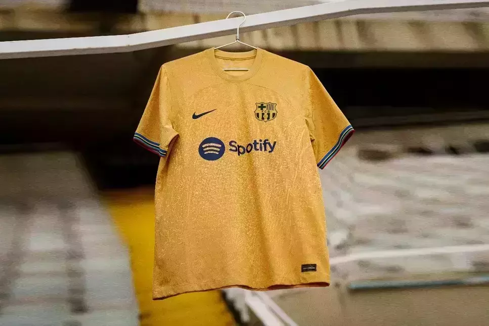 ബാഴ്സയുടെ എവേ കിറ്റ് റിലീസ് ചെയ്തു ബാഴ്സയുടെ എവേ കിറ്റ് റിലീസ് ചെയ്തു