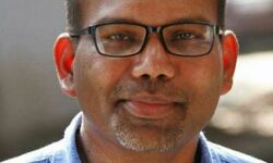 വി.ആർ.സന്തോഷ് ഡെപ്യൂട്ടി ഡയറക്ടറായി ചുമതലയേറ്റു വി.ആർ.സന്തോഷ് ഡെപ്യൂട്ടി ഡയറക്ടറായി ചുമതലയേറ്റു