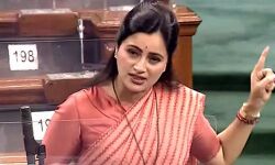 ഫാര്മസിസ്റ്റിന്റെ കൊലപാതകം: പോലിസ് കമ്മീഷണര്ക്കെതിരേ നടപടി ആവശ്യപ്പെട്ട് അമരാവതി എംപി ഫാര്മസിസ്റ്റിന്റെ കൊലപാതകം: പോലിസ് കമ്മീഷണര്ക്കെതിരേ നടപടി ആവശ്യപ്പെട്ട് അമരാവതി എംപി