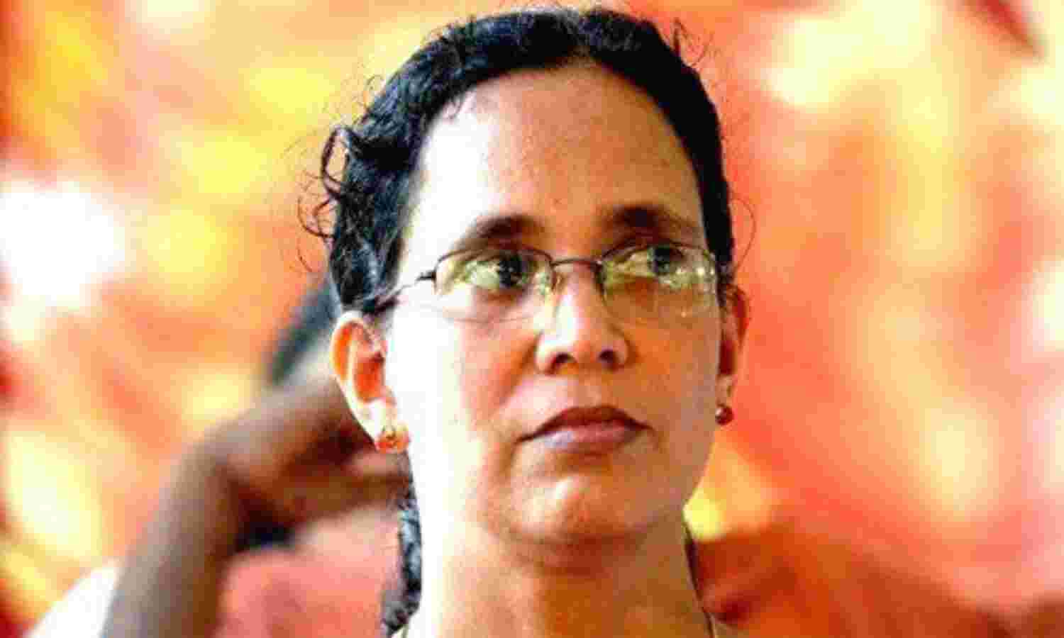 എസ്എഫ്ഐ പ്രവര്ത്തകര് വാഴ വയ്ക്കേണ്ടത് ആഭ്യന്തര മന്ത്രിയുടെ കസേരയില്: കെകെ രമ എസ്എഫ്ഐ പ്രവര്ത്തകര് വാഴ വയ്ക്കേണ്ടത് ആഭ്യന്തര മന്ത്രിയുടെ കസേരയില്: കെകെ രമ