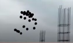 പ്രധാനമന്ത്രിയുടെ ചോപ്പറിനുനേരെ കറുത്ത ബലൂണ്‍ പറത്തി പ്രതിഷേധം; ആന്ധ്രപ്രദേശില്‍ 4 കോണ്‍ഗ്രസ് പ്രവര്‍ത്തകരെ അറസ്റ്റ് ചെയ്തു