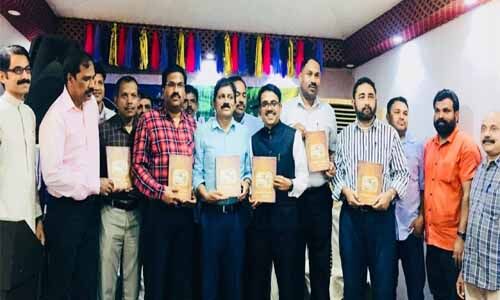 ഒരു ഗ്രാമത്തിന്റെ മുന്നൂറ് വര്ഷത്തെ ചരിത്രം അടയാളപ്പെടുത്തി പൂങ്ങോട് ദേശം നമ്പര് 214 ഒരു ഗ്രാമത്തിന്റെ മുന്നൂറ് വര്ഷത്തെ ചരിത്രം അടയാളപ്പെടുത്തി പൂങ്ങോട് ദേശം നമ്പര് 214