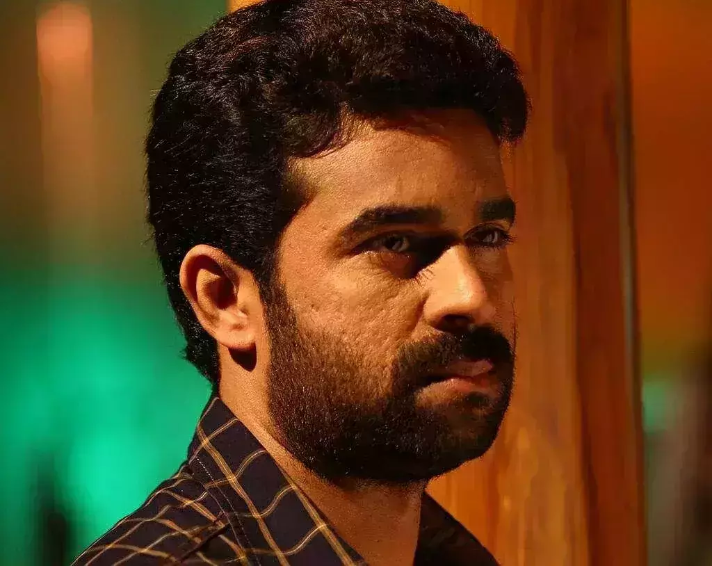 പീഡിപ്പിച്ചെന്ന കേസ്: വിജയ് ബാബുവിന് ജാമ്യം നല്കിയതിനെതിരായ ഹര്ജി ഇന്ന് സുപ്രീംകോടതിയില് പീഡിപ്പിച്ചെന്ന കേസ്: വിജയ് ബാബുവിന് ജാമ്യം നല്കിയതിനെതിരായ ഹര്ജി ഇന്ന് സുപ്രീംകോടതിയില്