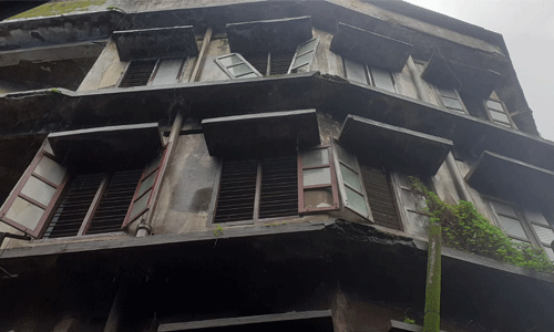 അപകടാവസ്ഥയിലായ പഞ്ചായത്ത് കെട്ടിടം പൊളിച്ചു നീക്കണം: എസ്ഡിപിഐ