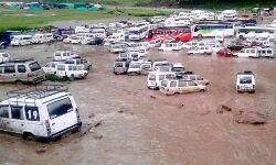 അമര്നാഥിലെ മേഘ വിസ്ഫോടനം: 10 മരണം, നാല്പതോളം പേരെ കാണാതായി അമര്നാഥിലെ മേഘ വിസ്ഫോടനം: 10 മരണം, നാല്പതോളം പേരെ കാണാതായി